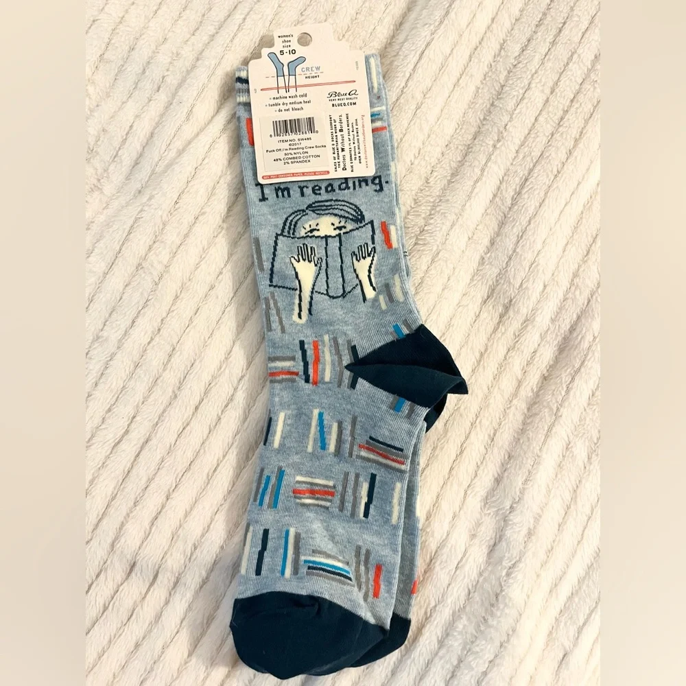 Blue Q 'I'm Reading' Casual Crew Socks - Light Blue and Multicolor Size 5-10